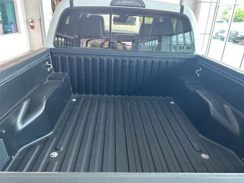 Used 2018 Toyota Tacoma TRD Sport w/ TRD Premium Sport Package RWD image 10