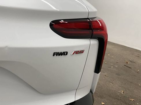 Used 2024 Chevrolet Blazer EV RS image 11