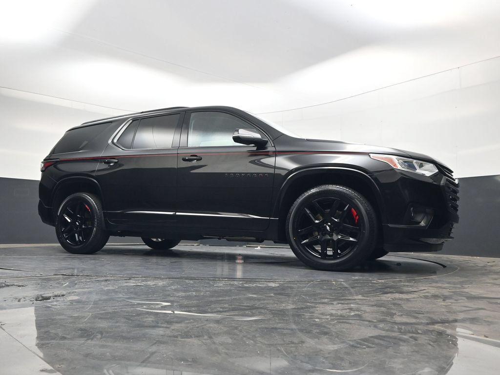 Used 2021 Chevrolet Traverse Premier w/ Redline Edition FWD image 30