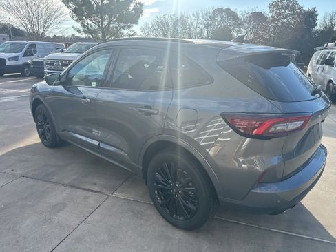 Used 2023 Ford Escape ST-Line Elite image 6