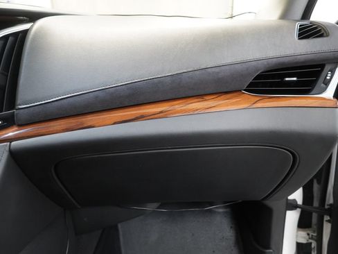 Used 2019 Cadillac Escalade ESV Luxury image 43