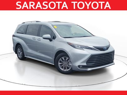 Used 2025 Toyota Sienna XLE