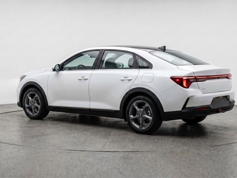 Used 2025 Kia K4 LXS FWD image 6