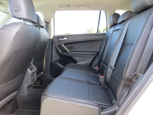 Used 2021 Volkswagen Tiguan SEL image 15