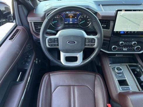 Used 2024 Ford Expedition Limited image 14