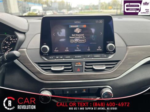 Used 2025 Nissan Altima 2.5 SV FWD image 16