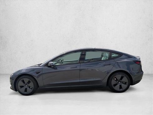 Used 2023 Tesla Model 3 Standard Range image 9