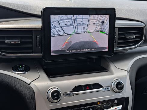 Used 2020 Ford Explorer XLT w/ Equipment Group 202A image 31