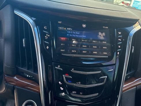 Used 2015 Cadillac Escalade ESV Luxury image 9