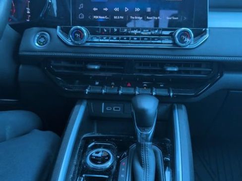 Used 2023 Chevrolet Colorado LT w/ LT Convenience Package II AWD/4WD image 19