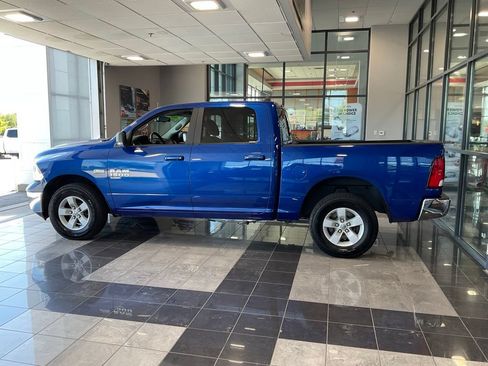 Used 2019 RAM 1500 Classic SLT w/ Luxury Group AWD/4WD image 4
