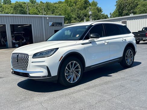 Used 2025 Lincoln Corsair FWD w/ Equipment Group 101A image 2
