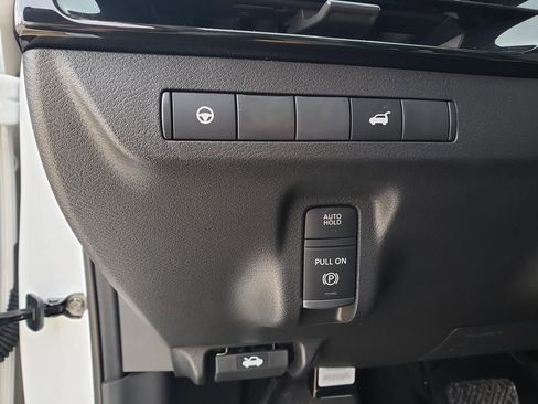 Certified 2025 Nissan Murano SV AWD/4WD image 30