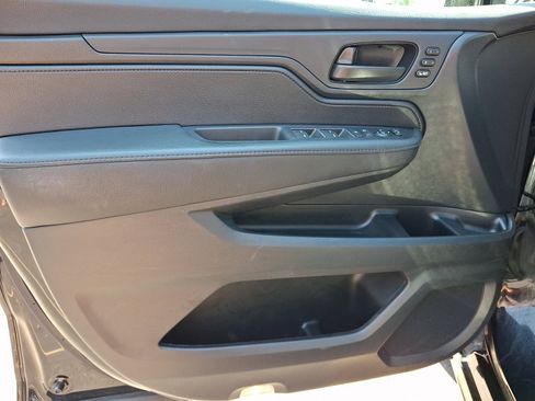 Used 2025 Honda Odyssey Sport-L image 14