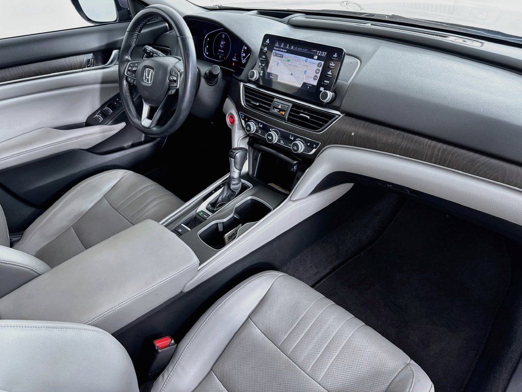 Used 2018 Honda Accord Touring image 39