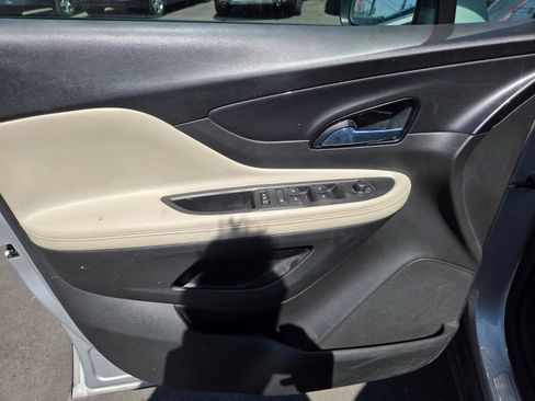 Used 2020 Buick Encore Preferred AWD/4WD image 8