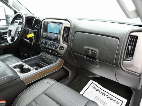 Used 2017 GMC Sierra 2500 Denali w/ Duramax Plus Package image 18