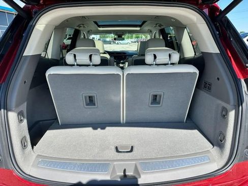 Used 2024 Cadillac XT6 Premium Luxury FWD image 5