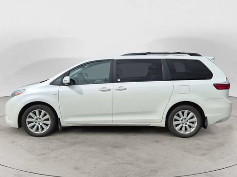 Used 2017 Toyota Sienna Limited Premium AWD/4WD image 8