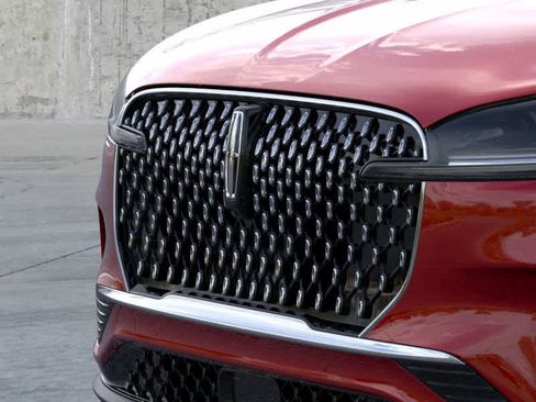 New 2025 Lincoln Aviator AWD image 17