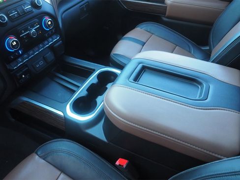 Used 2022 Chevrolet Silverado 3500 High Country image 11