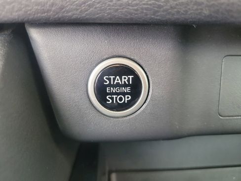 Used 2023 Nissan Rogue SV image 22