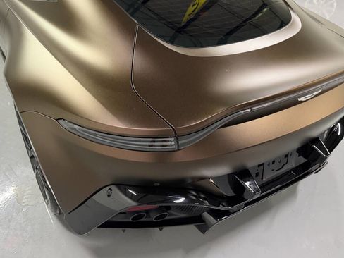 Used 2021 Aston Martin V8 Vantage Base 2dr Coupe image 17