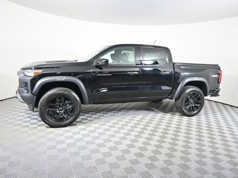 Used 2023 Chevrolet Colorado Trail Boss w/ Technology Package AWD/4WD image 2