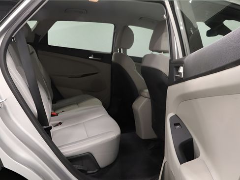 Used 2021 Hyundai Tucson SE FWD image 14