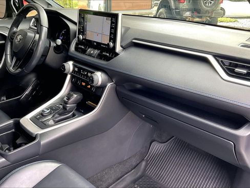 Used 2020 Toyota RAV4 XSE AWD/4WD image 19