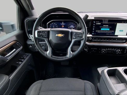 Used 2025 Chevrolet Silverado 2500 LT w/ Safety Package AWD/4WD image 6