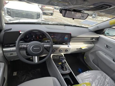 New 2026 Hyundai Kona SE image 5