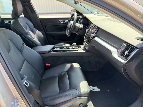 Used 2024 Volvo S60 B5 Core FWD image 11