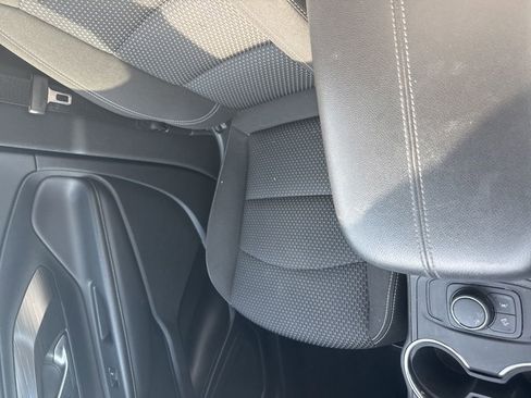 Used 2022 GMC Terrain SLE FWD image 13