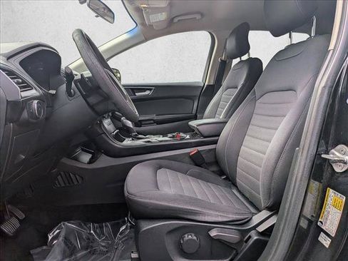 Used 2017 Ford Edge SE FWD image 16
