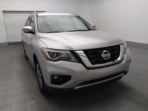 Used 2019 Nissan Pathfinder SV image 13