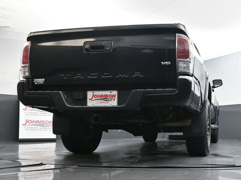 Used 2020 Toyota Tacoma TRD Sport image 42