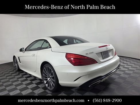 Used 2018 Mercedes-Benz SL 550 image 27