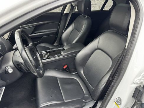 Used 2019 Jaguar XE Premium AWD/4WD image 6