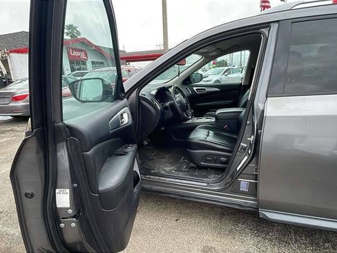 Used 2017 Nissan Pathfinder SL image 5