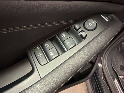 Used 2022 BMW X5 sDrive40i w/ M Sport Package RWD image 23