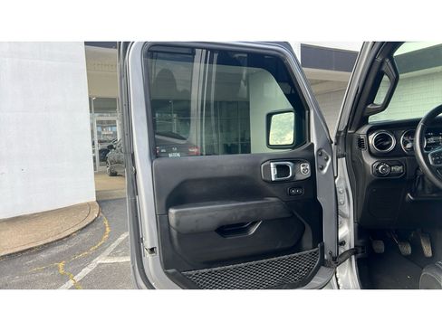 Used 2021 Jeep Wrangler Unlimited Sahara AWD/4WD image 9