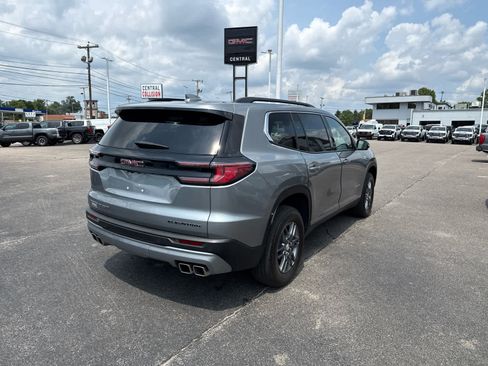 Certified 2025 GMC Acadia Elevation AWD/4WD image 5