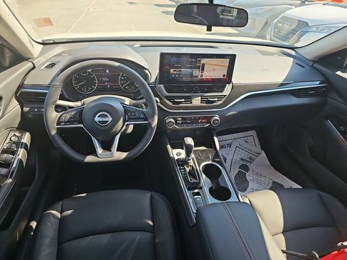 Used 2024 Nissan Altima 2.0 SR image 4