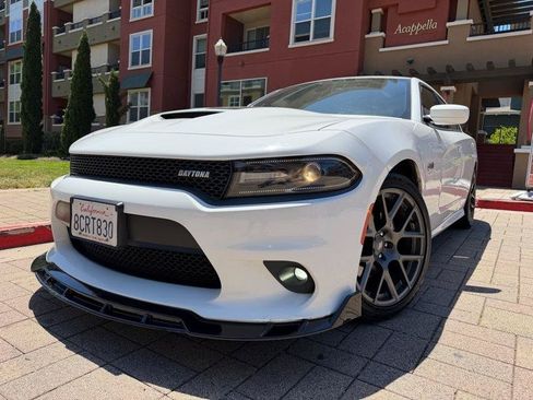 Used 2018 Dodge Charger R/T RWD image 14