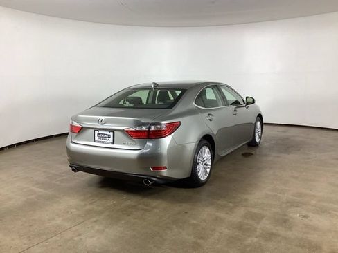 Used 2015 Lexus ES 350 w/ Luxury Package FWD image 5