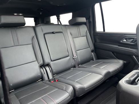 Used 2022 Chevrolet Suburban RST image 13