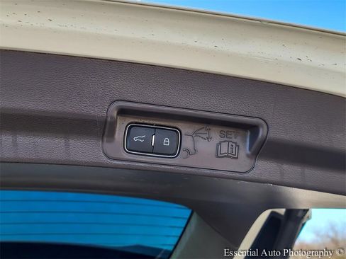 Used 2022 Ford Explorer Platinum image 31