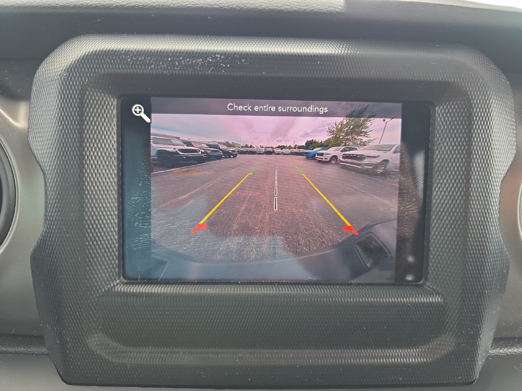 Used 2022 Jeep Gladiator Sport AWD/4WD image 18