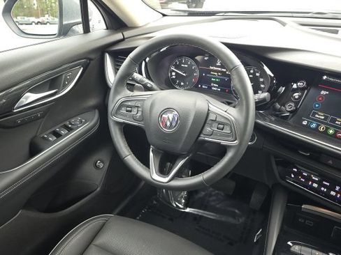 Used 2023 Buick Envision Essence image 28